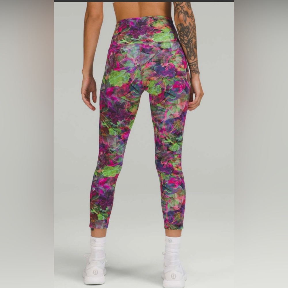 Lululemon  Athletic floral print size 6 like new
